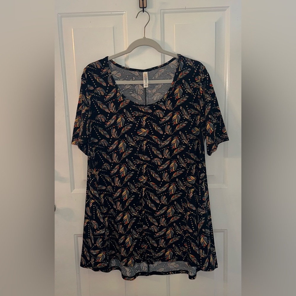 LuLaRoe Navy Scoop Neck Top with Multicolor Feather Print